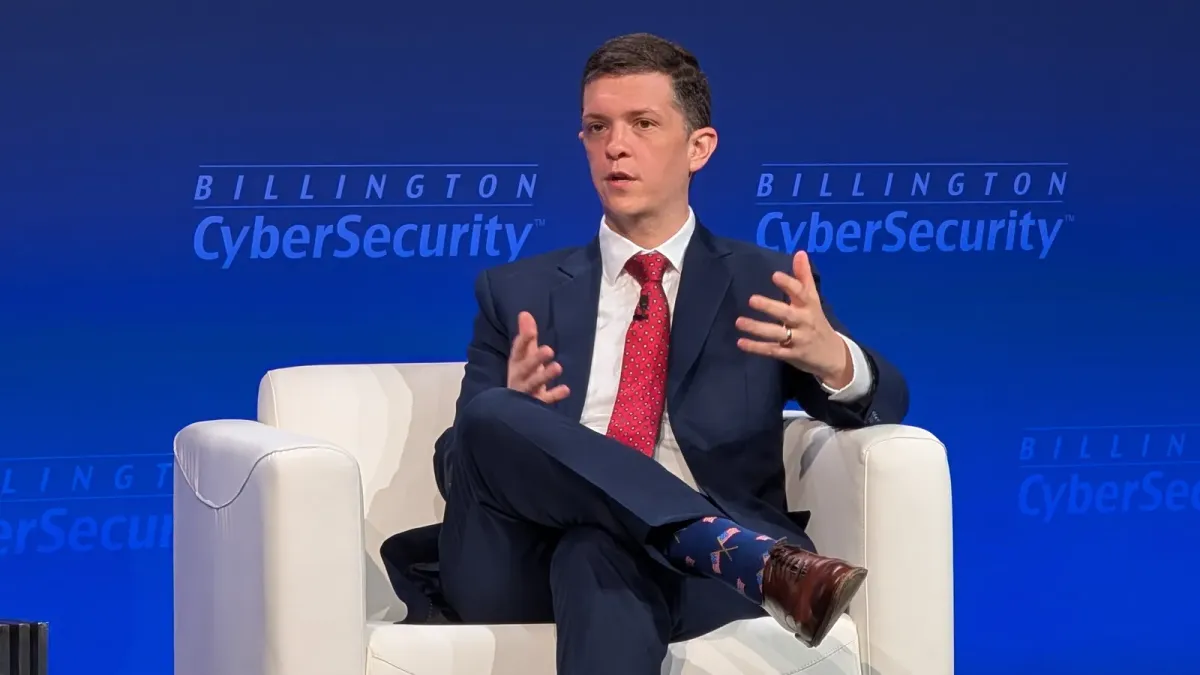 CISA е на път да попълни стотици критични свободни работни места