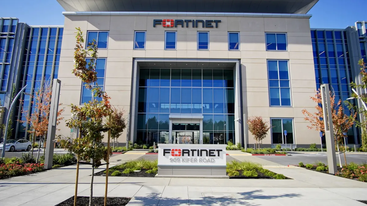 Fortinet предупреждава за критична уязвимост във FortiMail, която се експлоатира активно