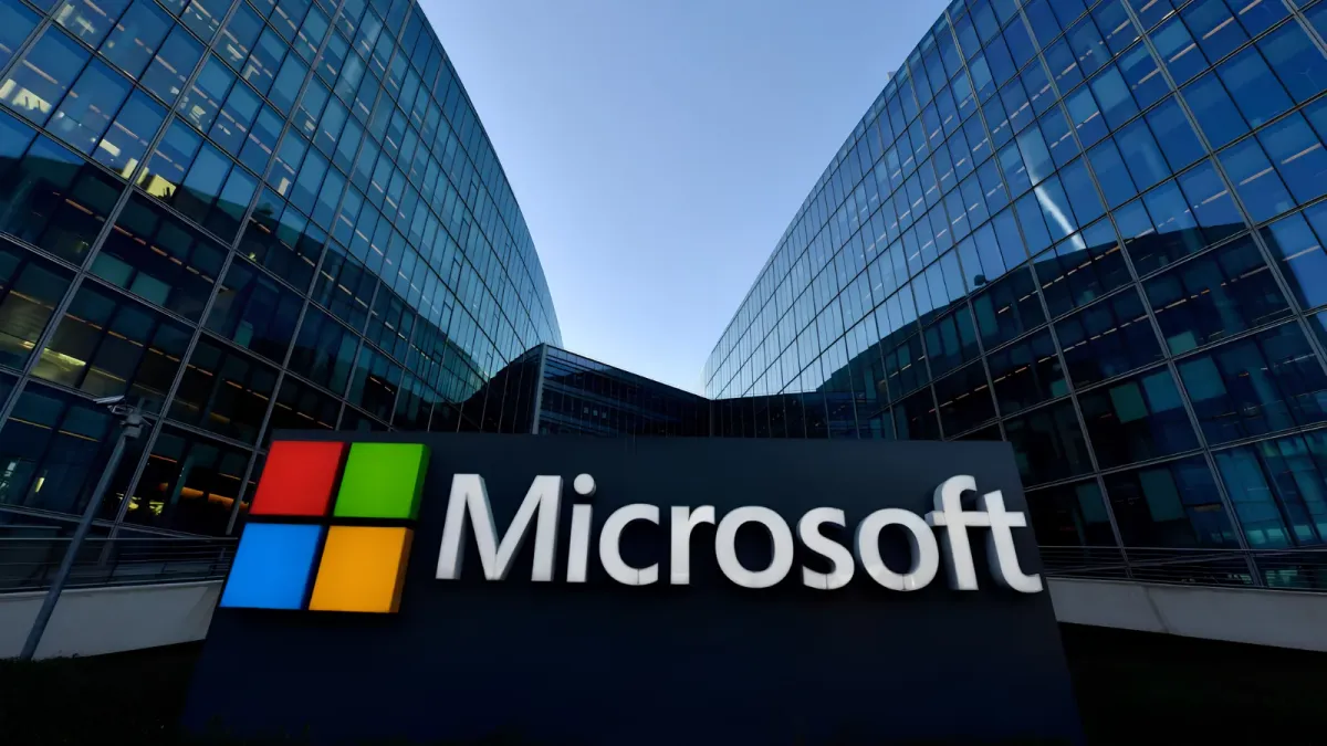 Информатор от Microsoft твърди, че чуждестранен инженер е получил одобрение за достъп до облачни логове на правителството на САЩ